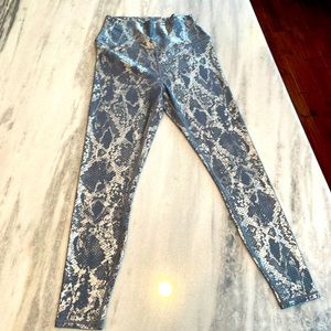 Carbon38 leggings